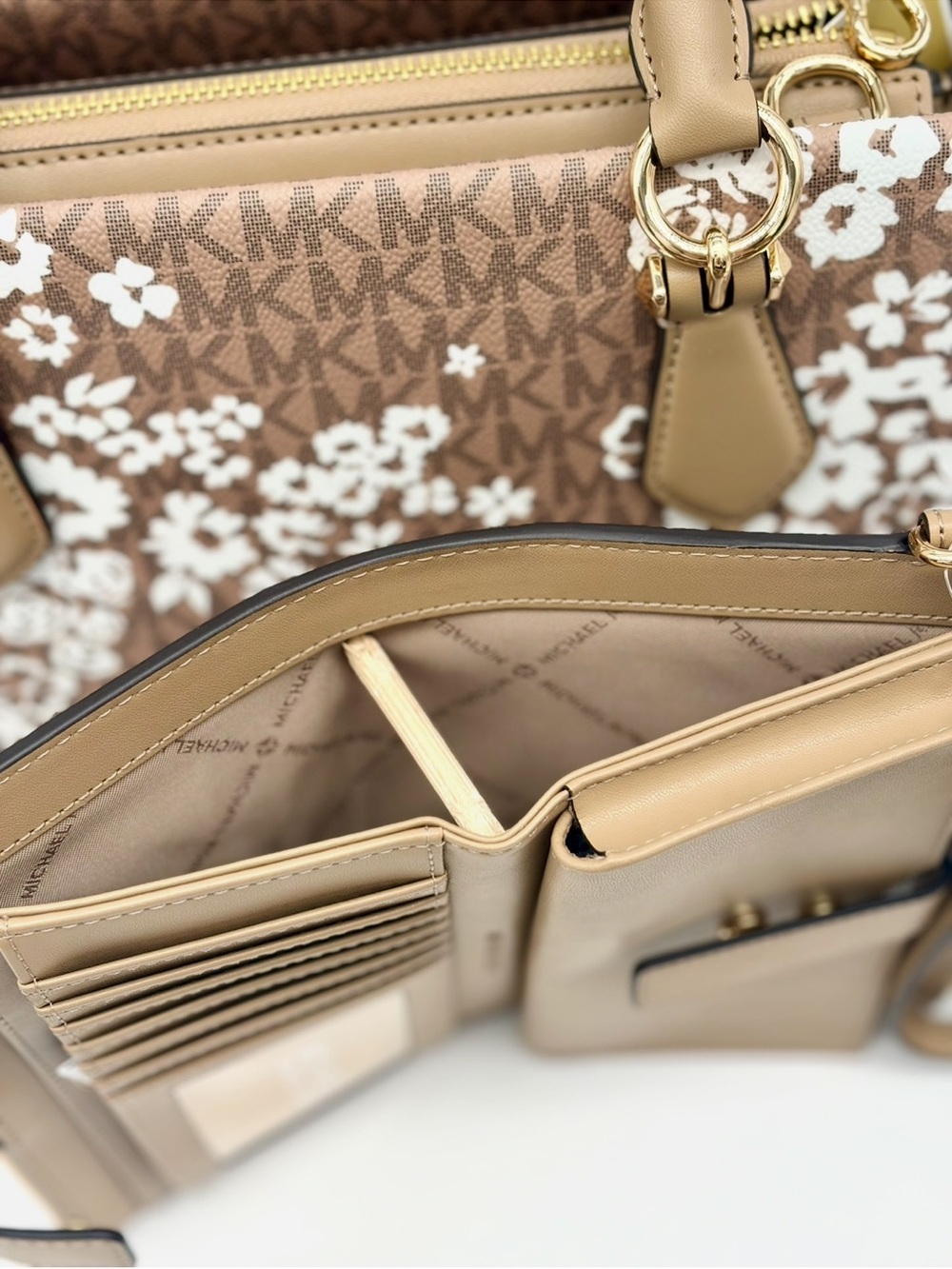 Michael Kors Navy and White Floral Satchel Crossbody and Wallet Set - Picture 7 of 14